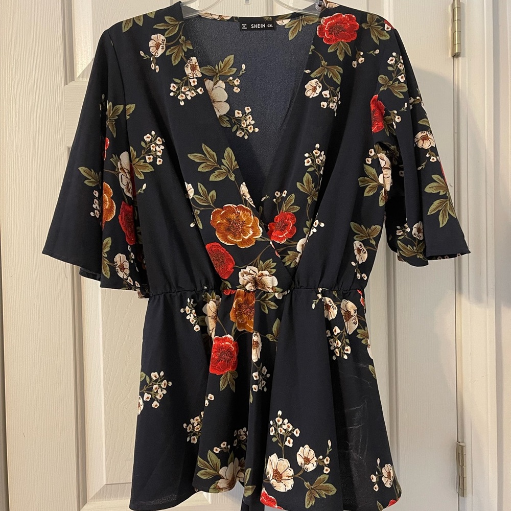 SHEIN Curve Plus Flutter Sleeve Surplice Wrap Peplum Top